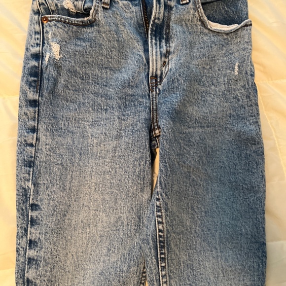 Women’s Abercrombie and Fitch Jeans - Picture 3 of 4
